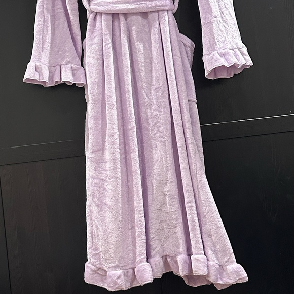 Lavender Ruffle Trim Women's Robe - Picture 6 of 6
